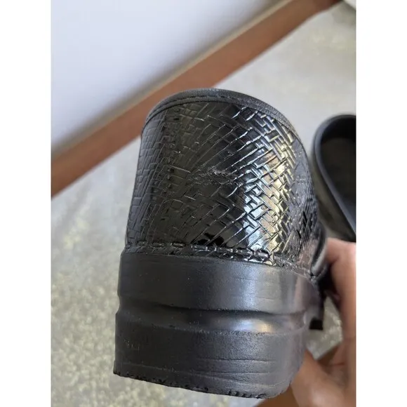 Sanita Danish Signature Medical Professional Clog EU sz 43 Black Patent Croc EUC
