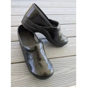 Sanita Danish Signature Medical Professional Clog EU sz 43 Black Patent Croc EUC