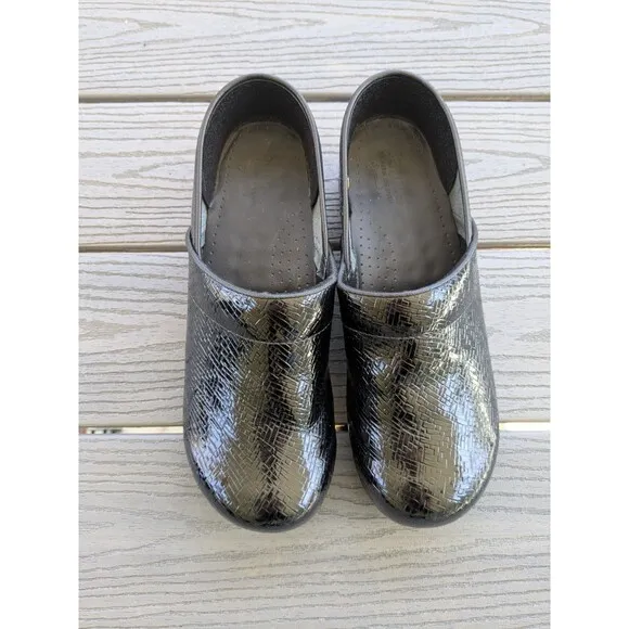 Sanita Danish Signature Medical Professional Clog EU sz 43 Black Patent Croc EUC