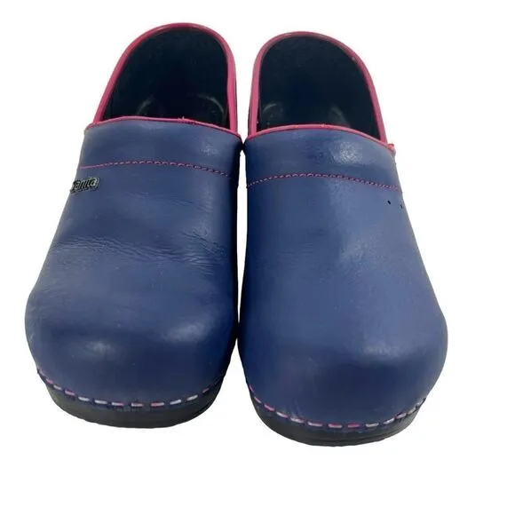 Sanita Professional San Flex Closed Back Clogs in Blue/Pink
