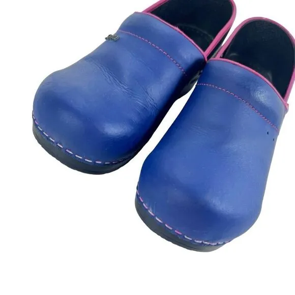 Sanita Professional San Flex Closed Back Clogs in Blue/Pink