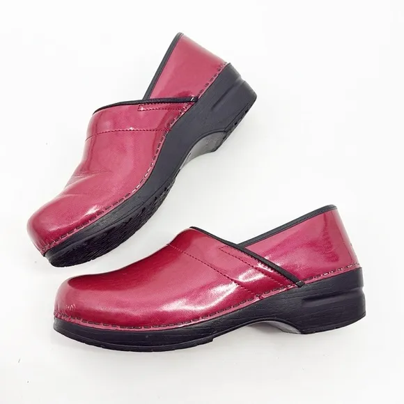 Sanita Red Patent Leather Clogs size 41 10.5- 11
