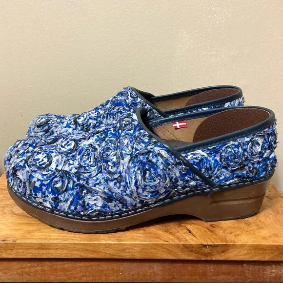 Sanita Rose Fabric Cloth Wooden Clogs Blue Swirl
