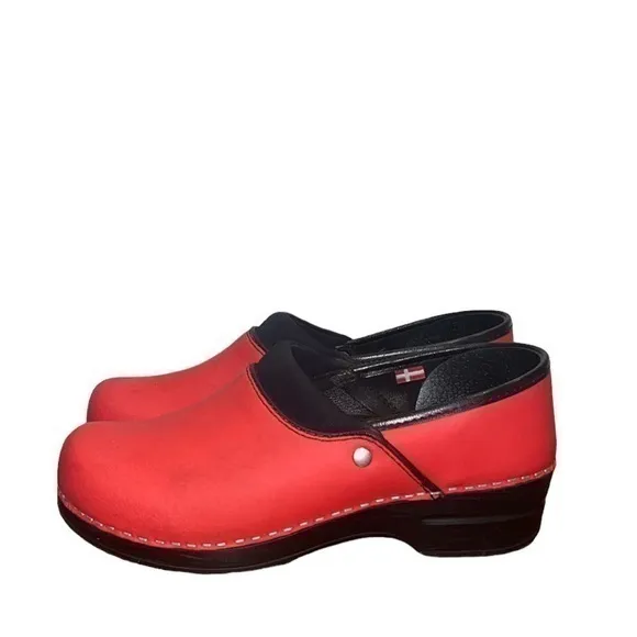 Sanita‎ Ryland Red Leather Clogs