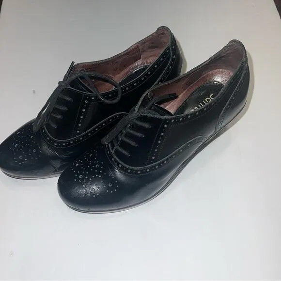 SANTONI black leather oxford style dark academia heel 38