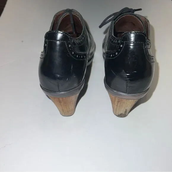 SANTONI black leather oxford style dark academia heel 38