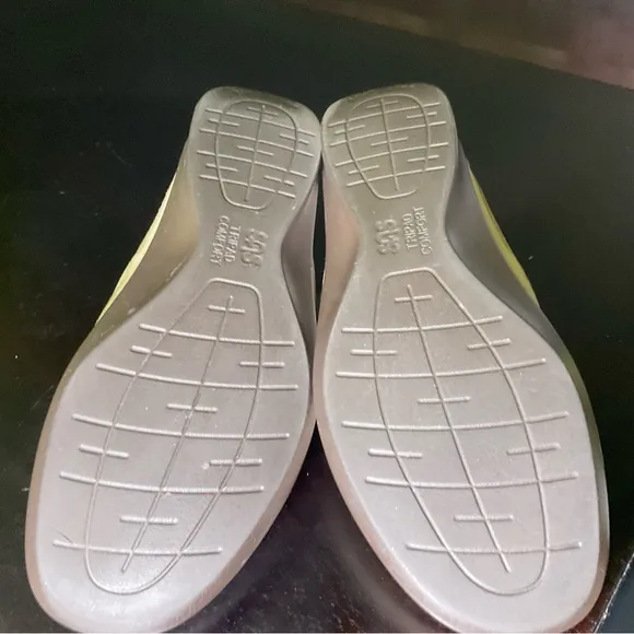 SAS Beige Suede Walking Shoes. Size 9W. Minor wear.