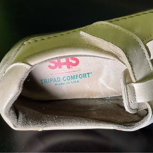 SAS Beige Suede Walking Shoes. Size 9W. Minor wear.