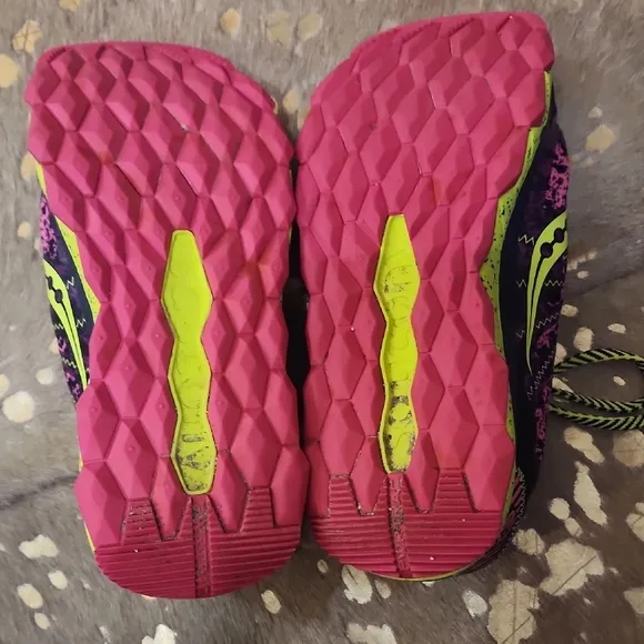 Saucony Pink and Green Athletic Shoes Lightweight Mesh