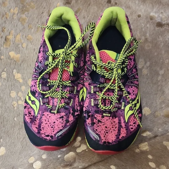 Saucony Pink and Green Athletic Shoes Lightweight Mesh