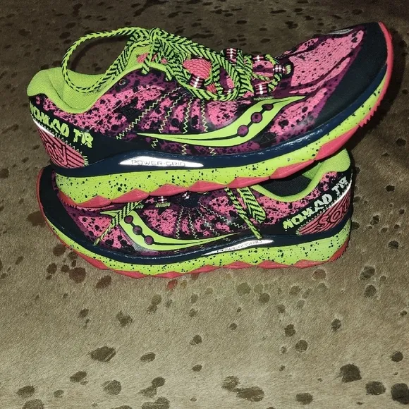 Saucony Pink and Green Athletic Shoes Lightweight Mesh