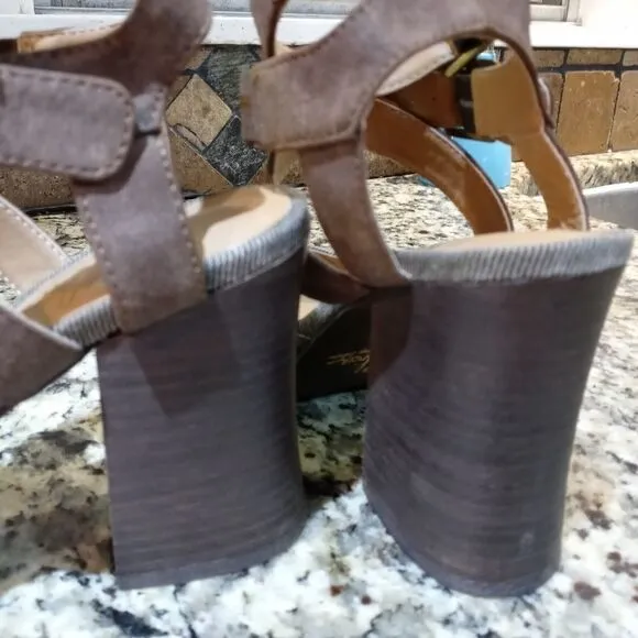 Sbicca Gear Brown Platform Heels