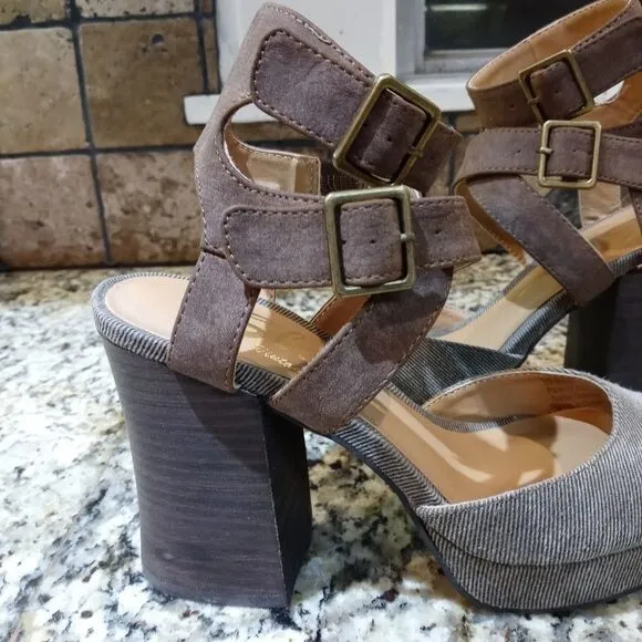 Sbicca Gear Brown Platform Heels
