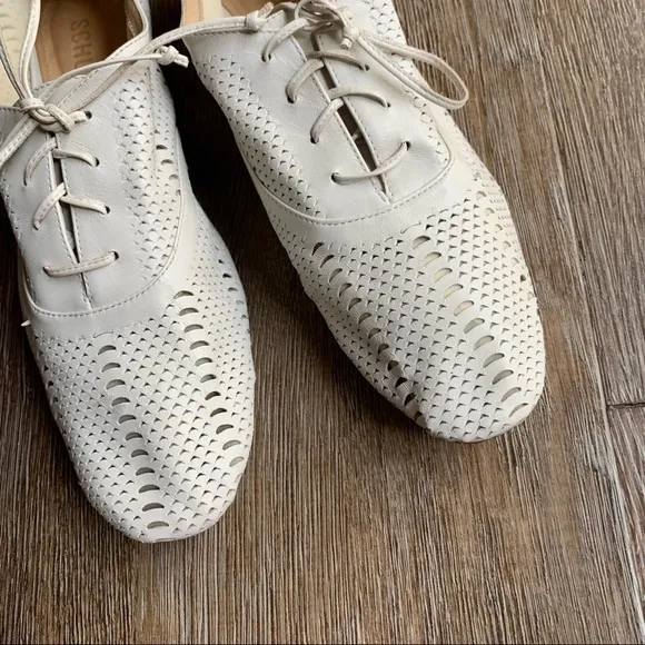 SCHUTZ White Leather Perforated Lace Up Lace Oxfords 9
