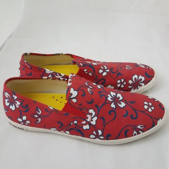 Seavees Mens Baja Slip-On 10 NWOT