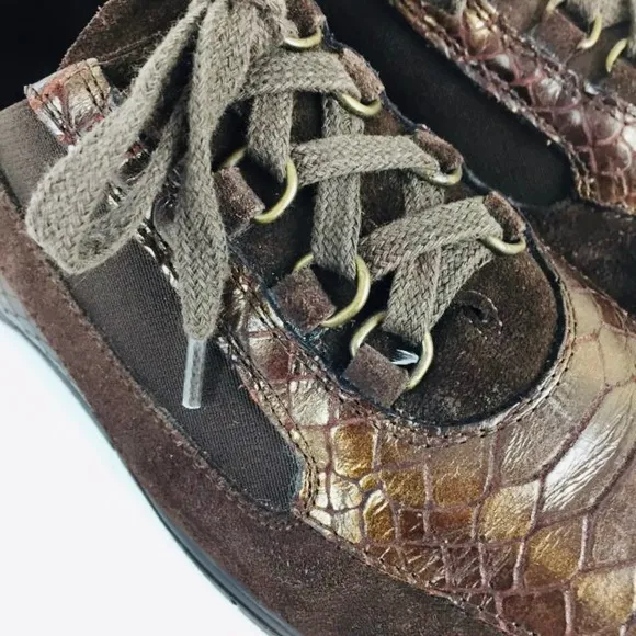 Sesto Meucci Womens Narrow Caren Sneaker Brown Suede Snake Print size 9N