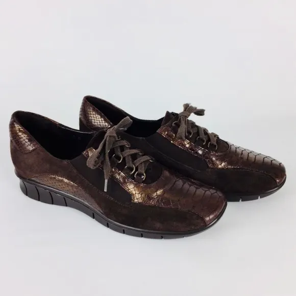 Sesto Meucci Womens Narrow Caren Sneaker Brown Suede Snake Print size 9N