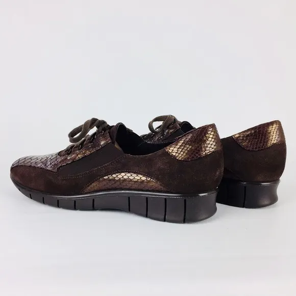 Sesto Meucci Womens Narrow Caren Sneaker Brown Suede Snake Print size 9N