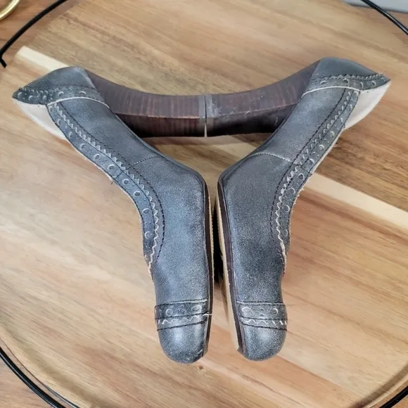 Seychelles Vintage Style Distressed Retro Leather and Wood heels Size 7.5