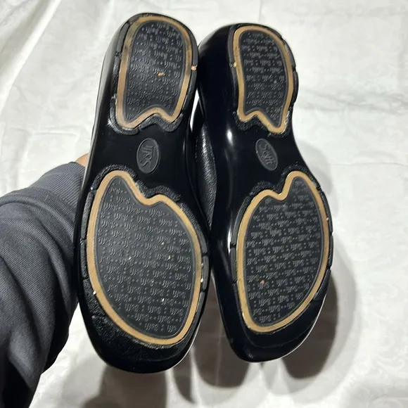 Söfft Black Leather Clogs size 10 guc mule slip on style
