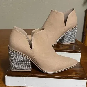 She Is Cheval Le Tigre Dynamite Ankle Bootie Rhinestone Bling Block Heels 8.5