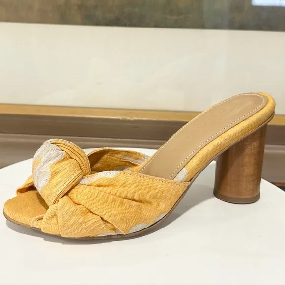 🌸SHEKUDO🌸 Billy Button Slide Sandal Yellow Size: 38