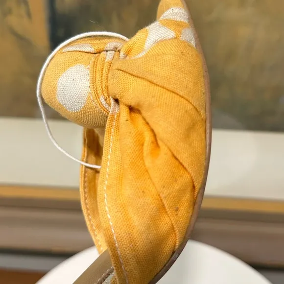 🌸SHEKUDO🌸 Billy Button Slide Sandal Yellow Size: 38