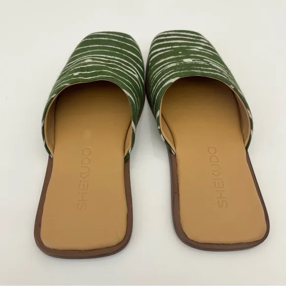SHEKUDO Hand Painted Canvas Slip On Mule in Green/White NEW
