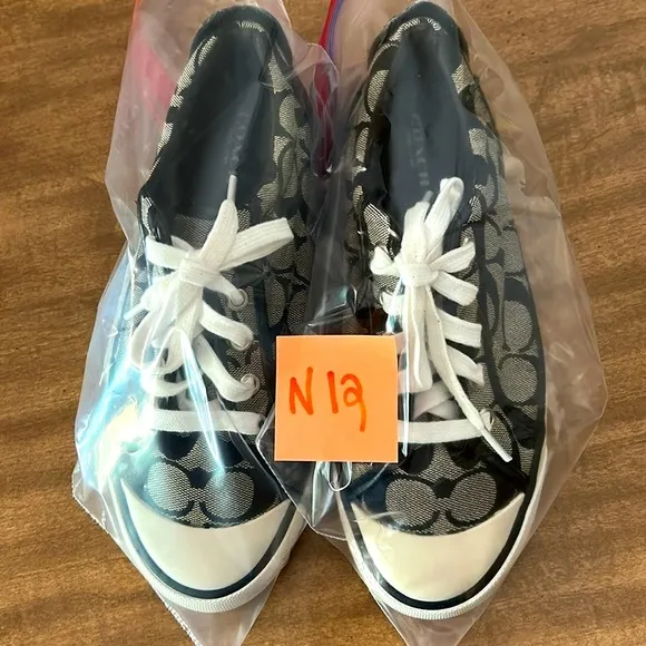 Signature Coach Barrett Il Monogram Sneakers Women 7.5