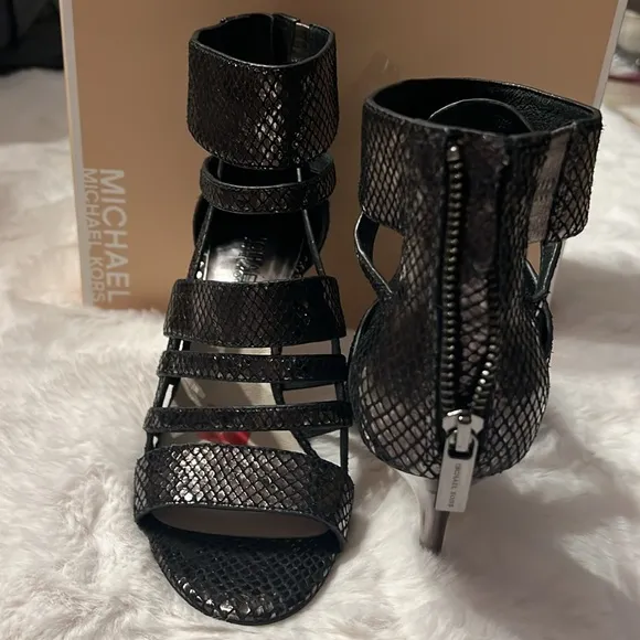 Size 7, SHILOH OPEN TOE MICHAEL KORS METALLIC LEATHER OPEN TOE HEELS.. NEW!