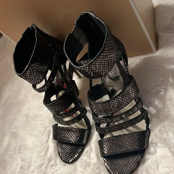 Size 7, SHILOH OPEN TOE MICHAEL KORS METALLIC LEATHER OPEN TOE HEELS.. NEW!