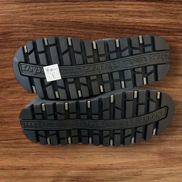 Skechers Slip On Faux Fur Lining Slide Clogs for Women, Size 9…Black &amp; Gray.
