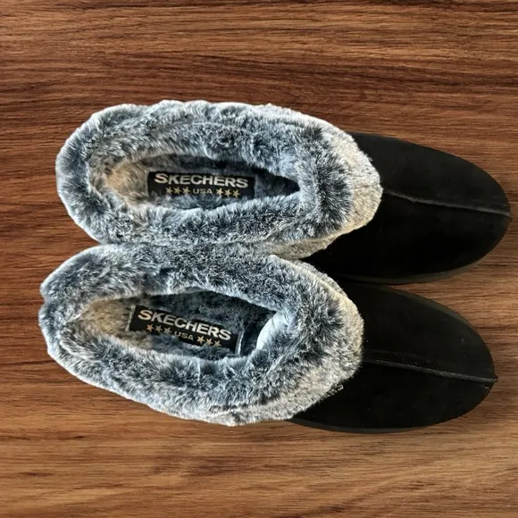 Skechers Slip On Faux Fur Lining Slide Clogs for Women, Size 9…Black &amp; Gray.
