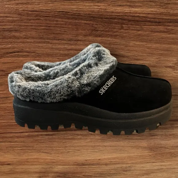 Skechers Slip On Faux Fur Lining Slide Clogs for Women, Size 9…Black &amp; Gray.
