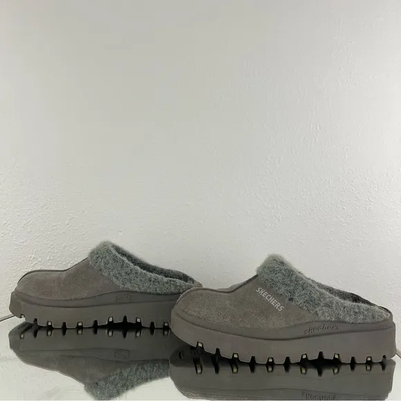 SKECHERS Vintage Y2K Grey Faux Fur Chunky Platform Lug Sole Cozy Clog Slides
