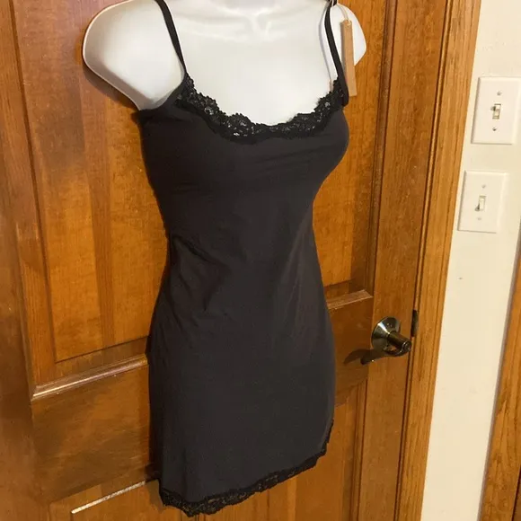 SKIMS Fits Everybody Lace Slip Dress Adjustable Straps Black Elegant Size Small