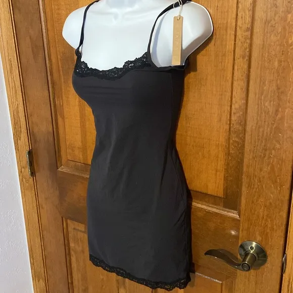 SKIMS Fits Everybody Lace Slip Dress Adjustable Straps Black Elegant Size Small