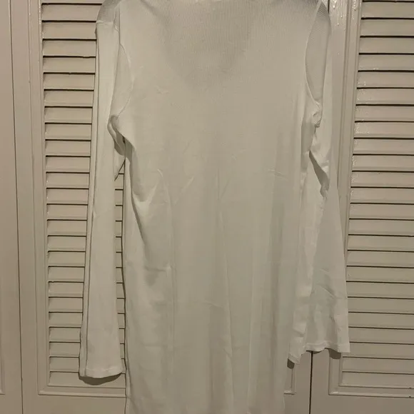 Skin worldwide sleep shirt.