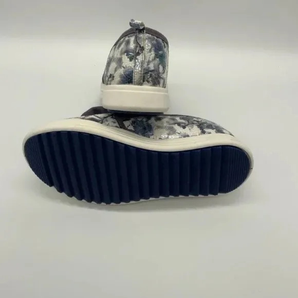 SLIP-ON FOR GIRLS,Azul Vegan Glitter Florar Pattern, Size # 31