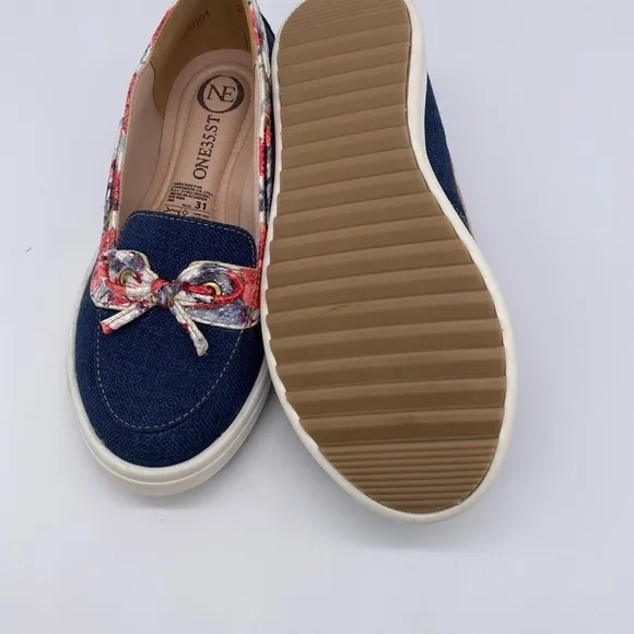 SLIP-ON FOR GIRLS,Azul Vegan Materials Florar Pattern, Size # 31 USA 13