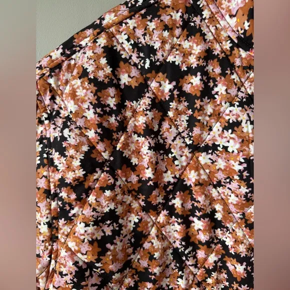 Social Standard by Sanctuary Women’s NWT Quilted Twill‎ Floral Jacket Size Large