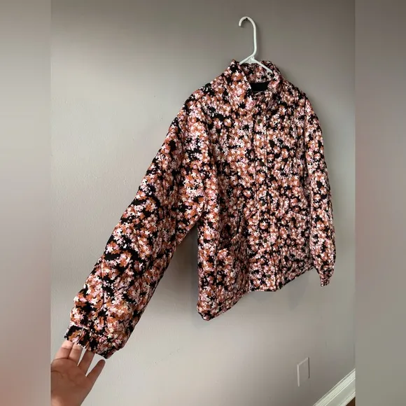 Social Standard by Sanctuary Women’s NWT Quilted Twill‎ Floral Jacket Size Large
