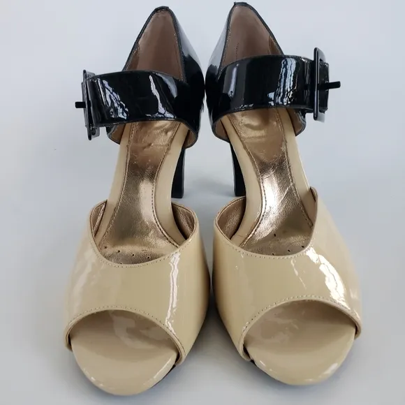 SOFFT Black &amp; Tan Patent Leather Mary Jane Heels