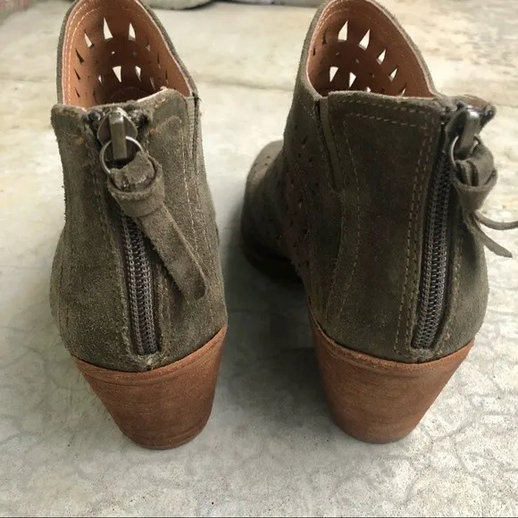 Sofft Westwood II Ankle Boots Boots Lasercut Olive Green Suede Block Heels 8.5