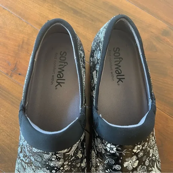Softwalk Black Floral Meredith Work Clogs 9.5 Wide