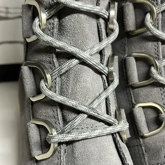 SOREL Cate Waterproof Lace-UpLug Sole Booties Women’s Size 8.5 EU 38.5