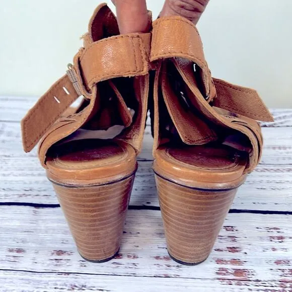 Sorel Women's Nadia Buckle Open Toe Leather Wedge Sandal size 9.5