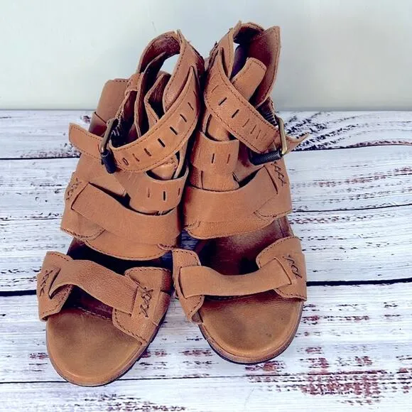 Sorel Women's Nadia Buckle Open Toe Leather Wedge Sandal size 9.5