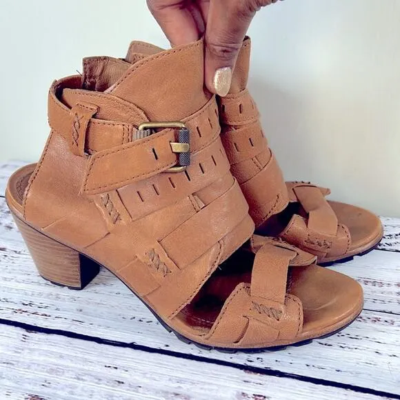 Sorel Women's Nadia Buckle Open Toe Leather Wedge Sandal size 9.5