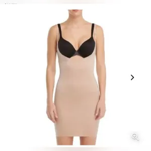 Spanx SmartGrip Slips Nude Open-Bust Full